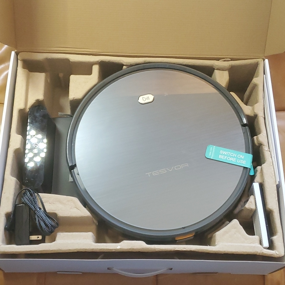 Tesvor Robot Vacuum X500 (New in box) - Picture 3 of 10
